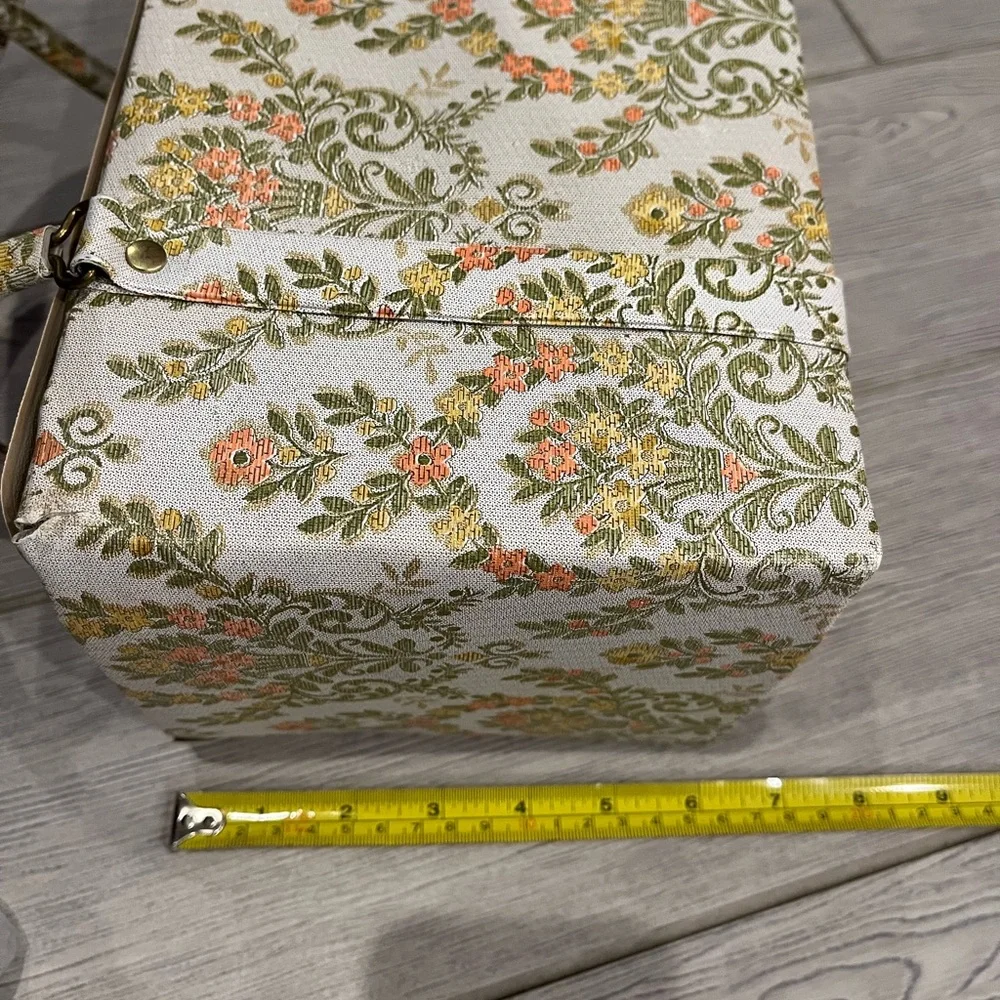 1960s Vinyl Tapestry Look Train Case Green orange and cream floral print - Picture 15 of 17